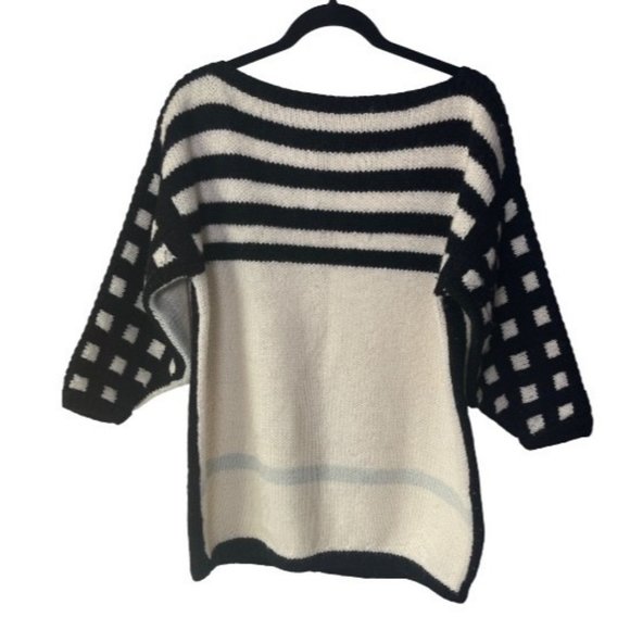 Vintage Sweaters - Vintage 100% Oversized Sweater Cream Black Size L